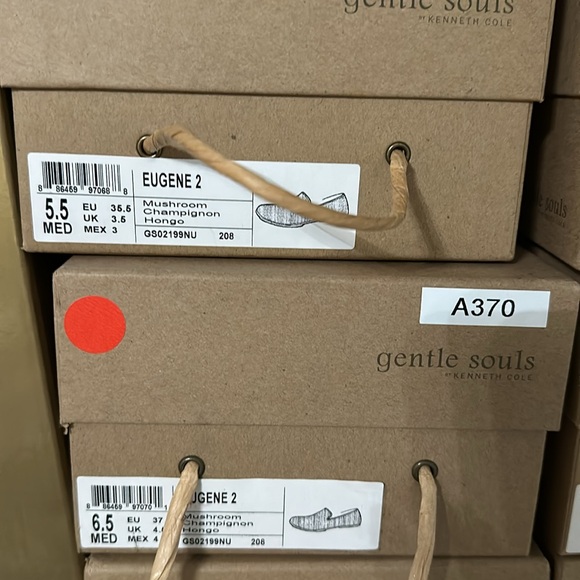 Gentle Souls by Kenneth Cole Women's Eugene 2 Perf Loafer Flat multiple sizes - Picture 7 of 7